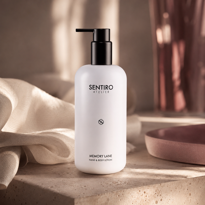 MEMORY LANE Hand & Body Wash 300 ml von Sentiro Atelier