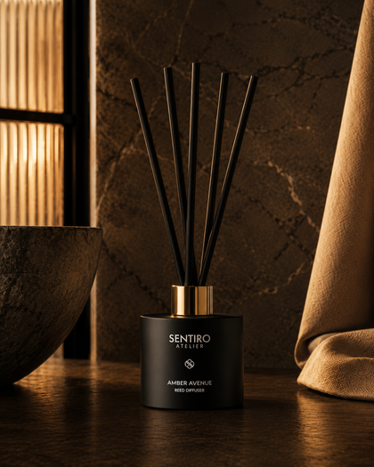 AMBER AVENUE Reed Diffuser 100 ml von Sentiro Atelier